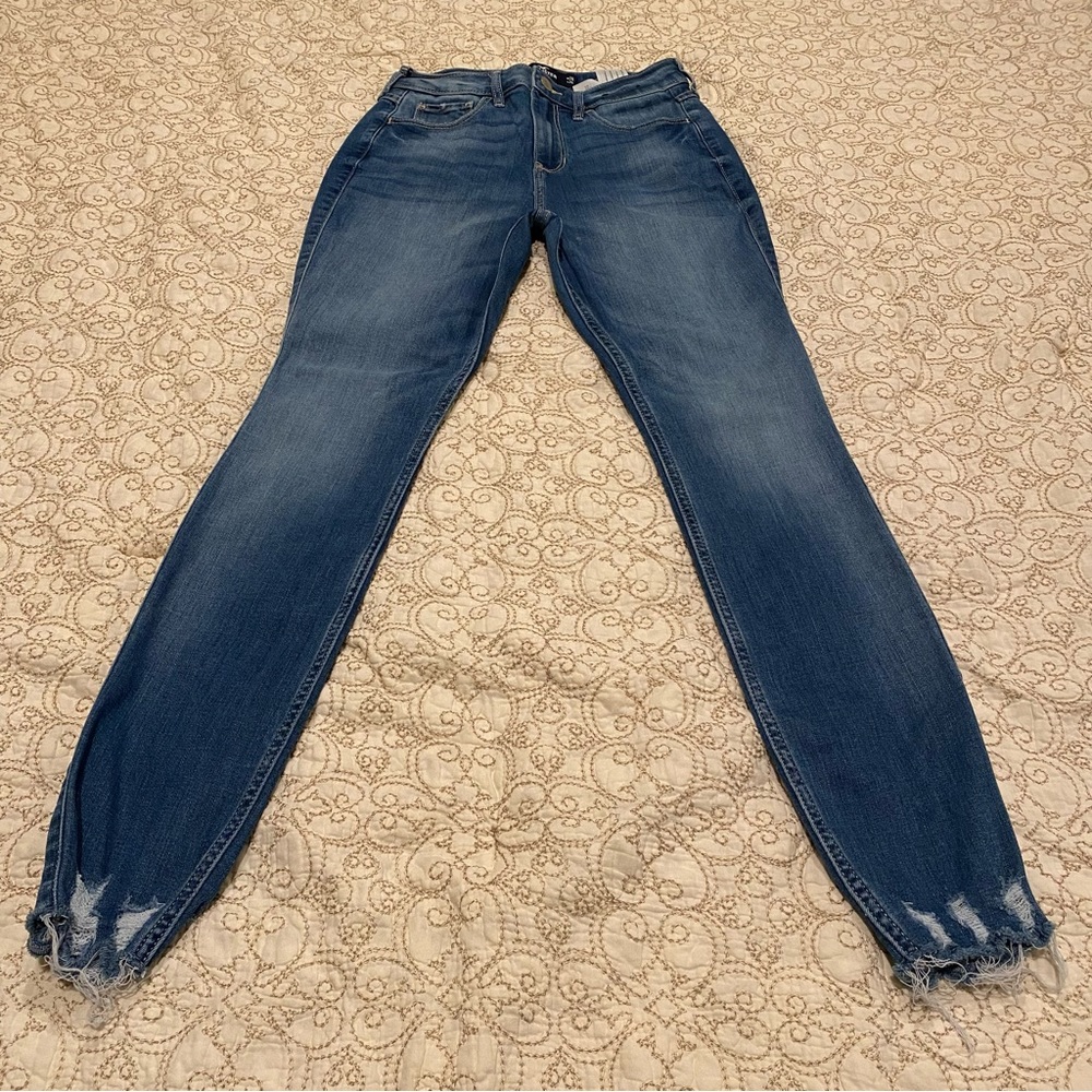 Hollister Women’s Curvy Hi-Rise Super Skinny Jeans